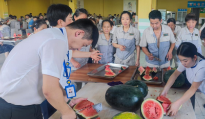 战高温，，送清凉，，爱心转达沁人心